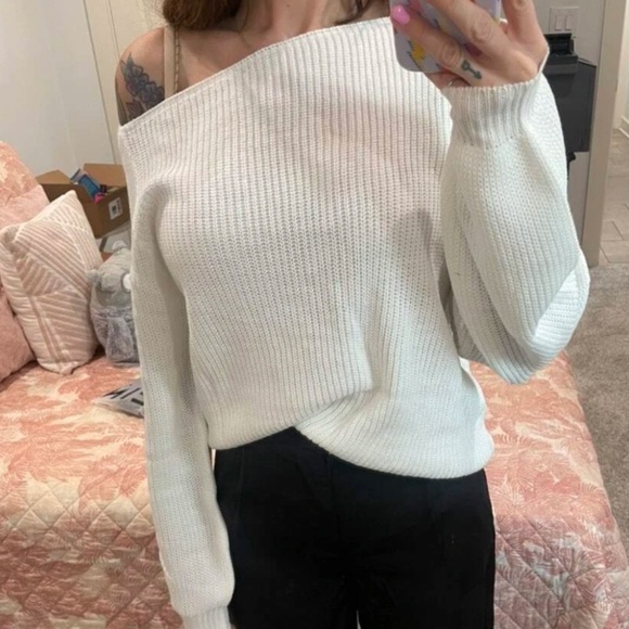 Cozy One Shoulder Lantern Sleeve Sweater Top - Picture 2 of 8